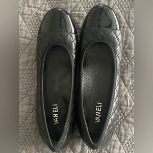 Vaneli Black Quilted Flats